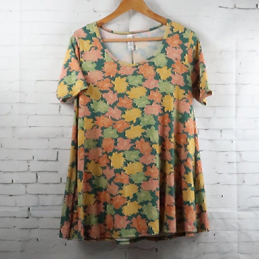 LULAROE GREEN, YELLOW & ORANGE FALL DESIGN SHORT SLEEVE MATERNITY TOP SIZE XXS